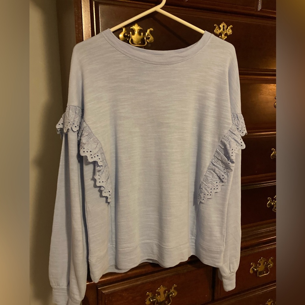 Crown & Ivy top